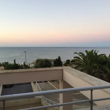 - Mit Meerblick, Schwimmbad